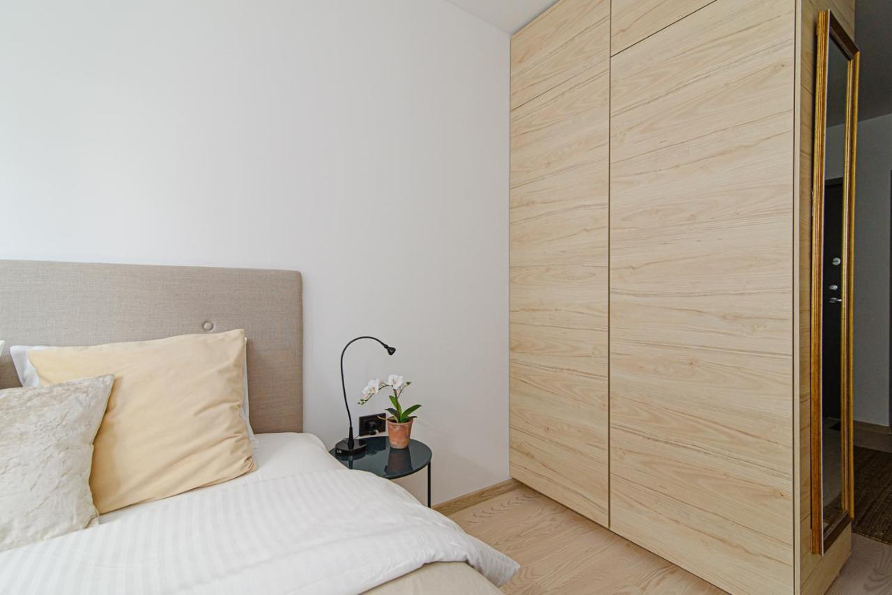 Modern Apartment Next To Ozas Park By Urban Rent Βίλνιους Εξωτερικό φωτογραφία